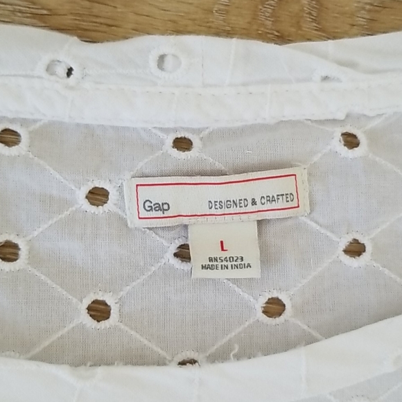 GAP Eyelet short sleeve shirt Size L - Picture 3 of 5
